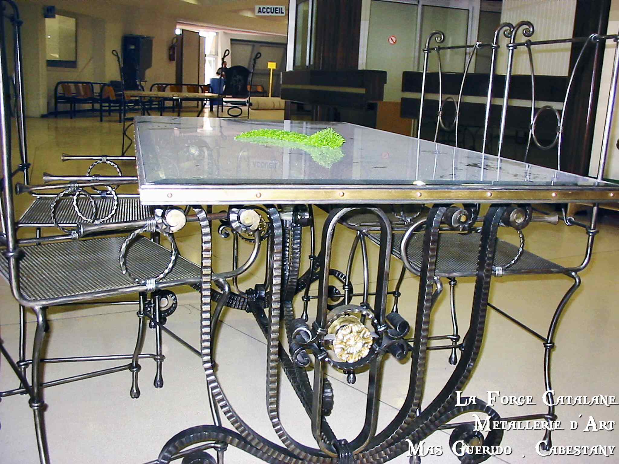 pied de table ouvrage forge catalane.jpg